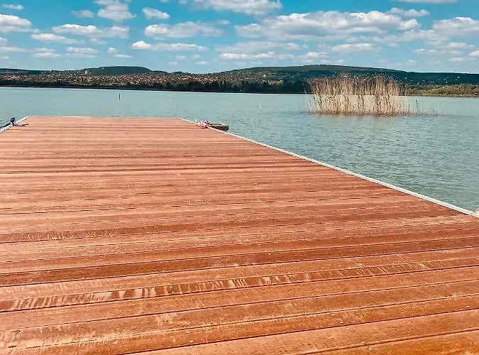 Fuzliget Surf Front Lejlighed